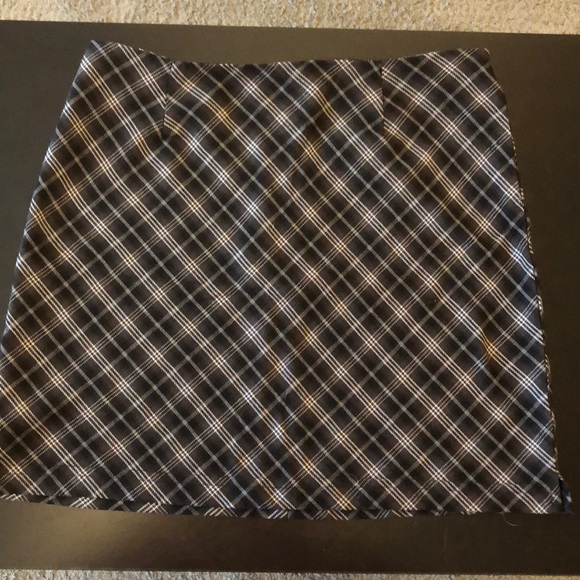 Dresses & Skirts - Skirt